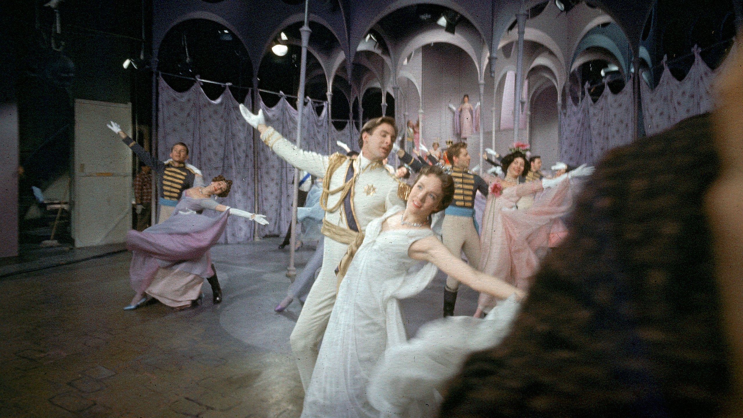 Cinderella รีวิวหนัง